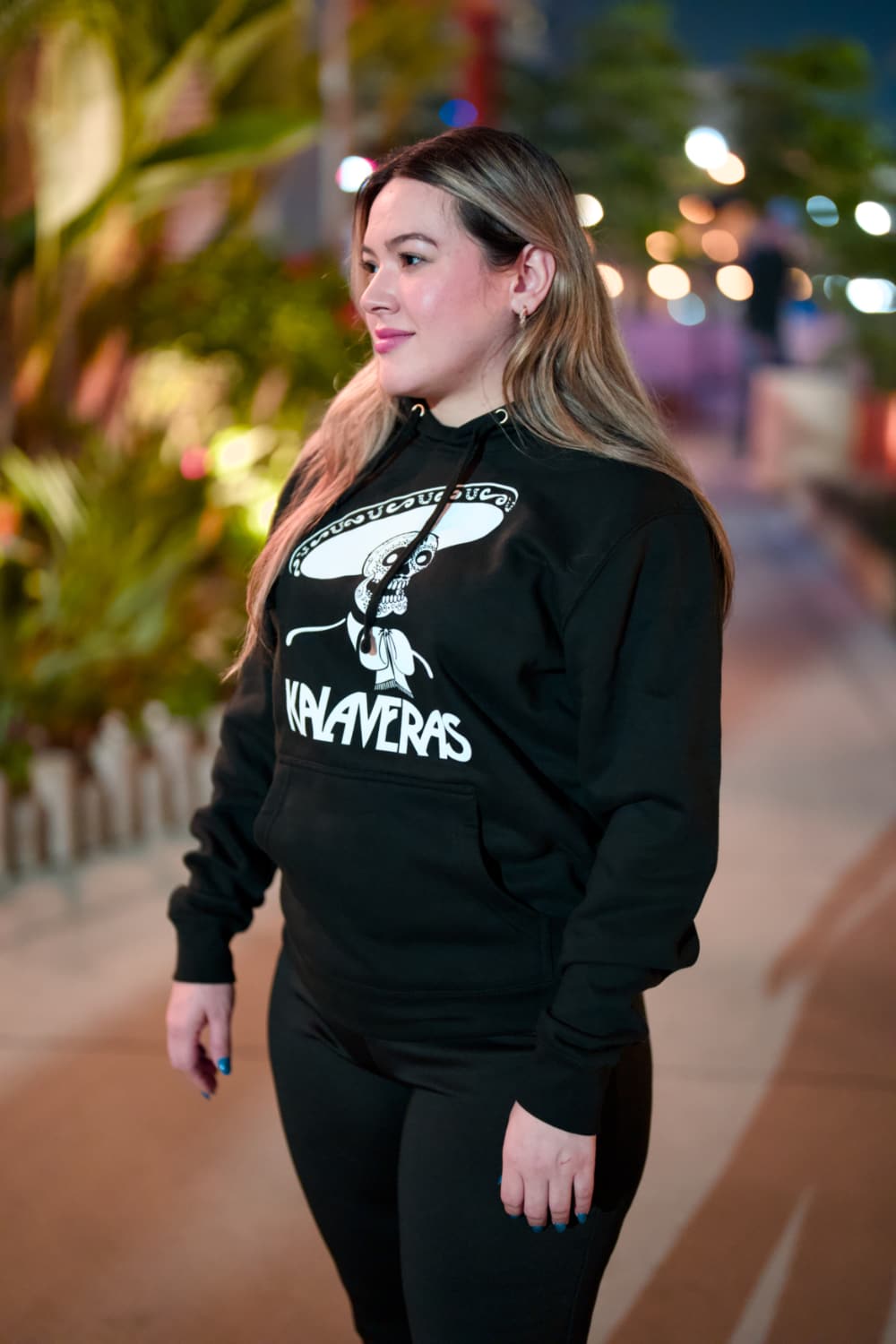 Kalaveras Únete al Desmadre Hoodie product photo 5, showing the design and product details.